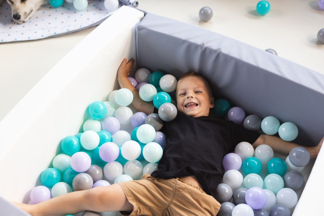 Square eco-leather ball pit with 300 balls, 5 elements
